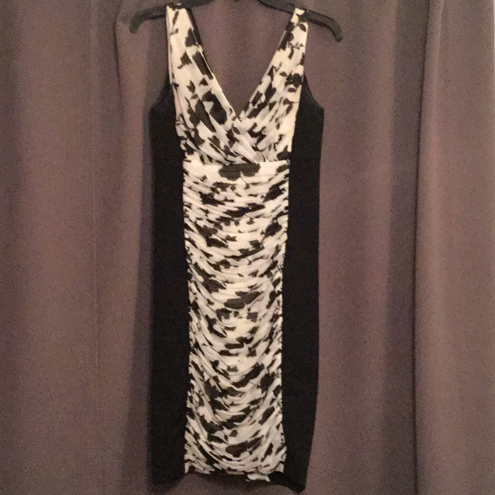 WHBM** Black and white ruched dress